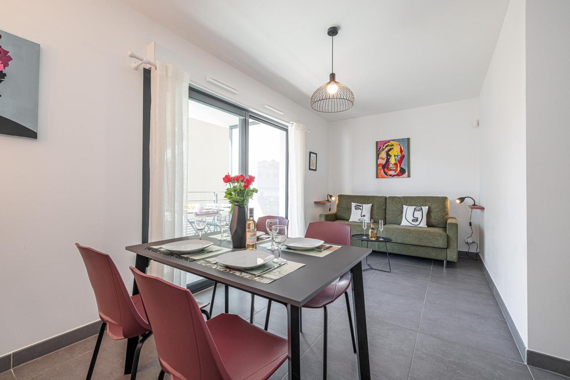 Queen Riviera : Climatisation, Parking, Terrasse Menton Exterior photo