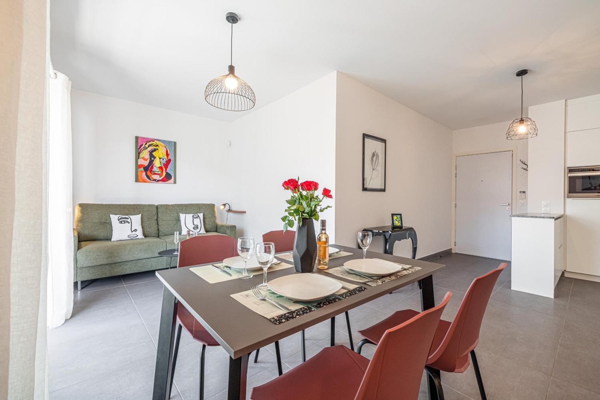 Queen Riviera : Climatisation, Parking, Terrasse Menton Exterior photo
