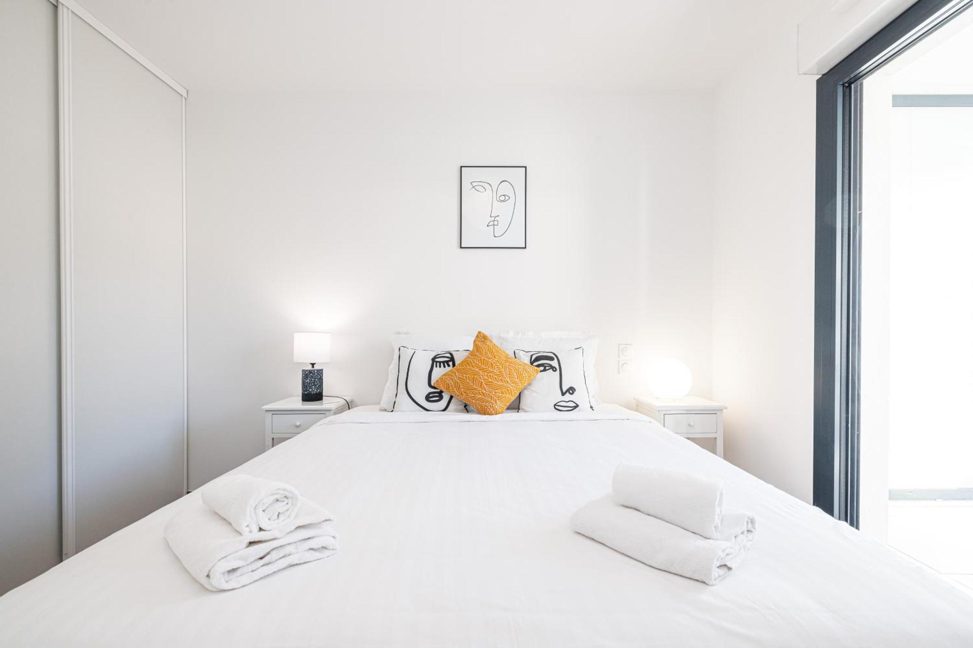 Queen Riviera : Climatisation, Parking, Terrasse Menton Exterior photo