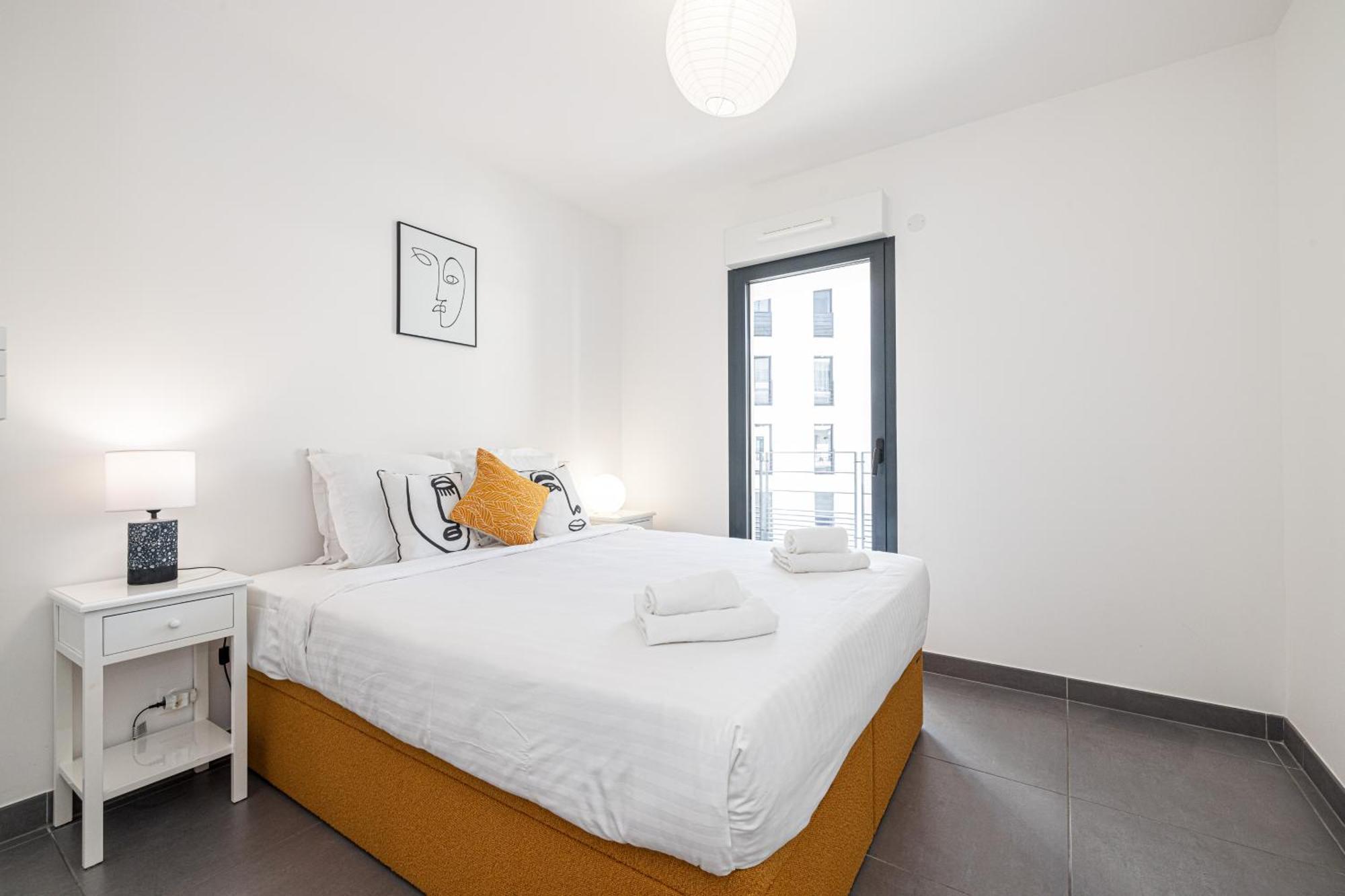 Queen Riviera : Climatisation, Parking, Terrasse Menton Exterior photo