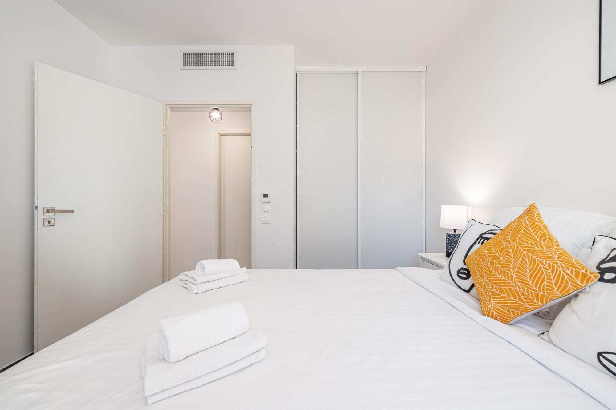 Queen Riviera : Climatisation, Parking, Terrasse Menton Exterior photo