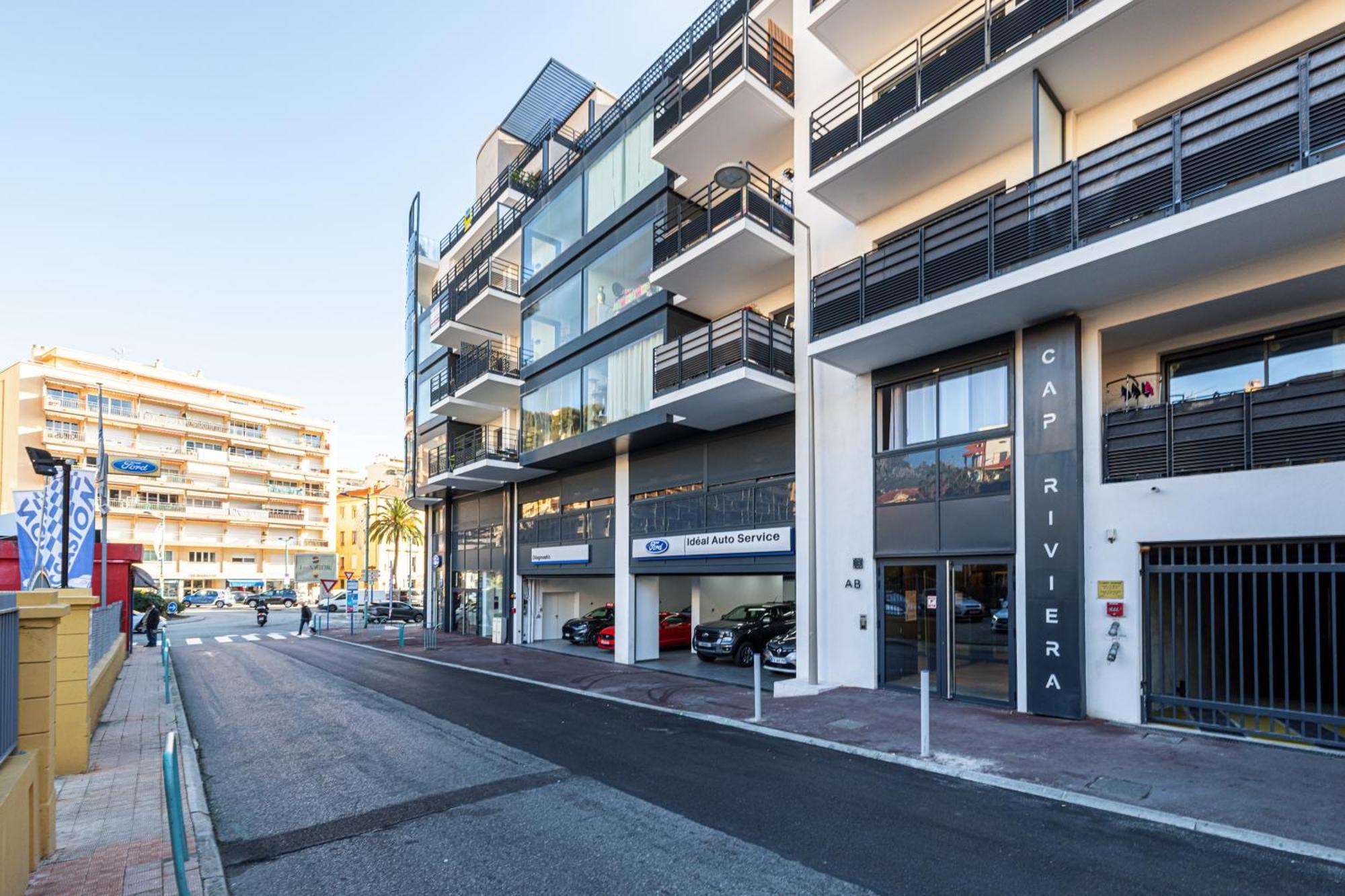 Queen Riviera : Climatisation, Parking, Terrasse Menton Exterior photo